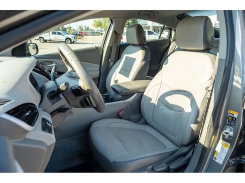 Used 2017 Chevrolet Volt LT w/ Comfort Package FWD image 12