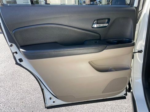 Used 2017 Honda Pilot EX-L image 39