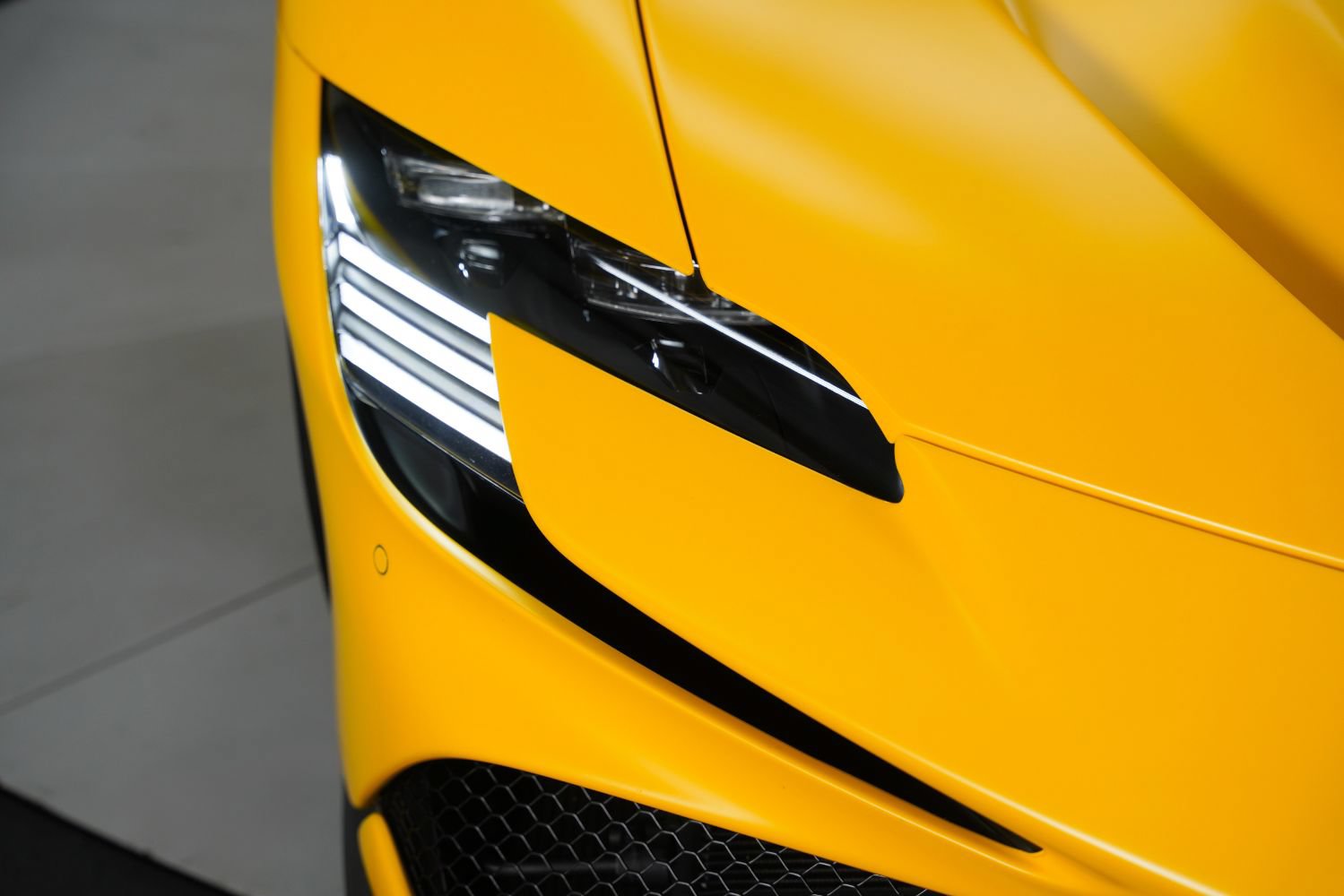 Used 2023 Ferrari SF90 Stradale AWD/4WD image 12
