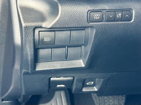 Used 2022 Lexus IS 300 w/ Accessory Package RWD image 10