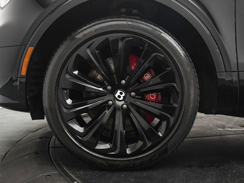 Certified 2022 Bentley Bentayga image 6