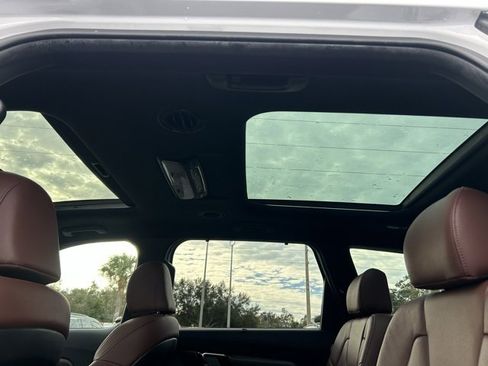 Used 2023 Kia Telluride SX image 18