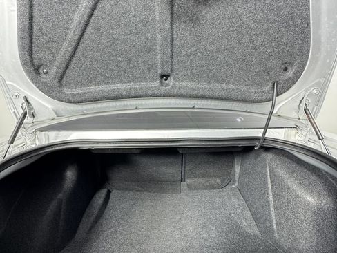 Used 2010 Dodge Challenger SE RWD image 7