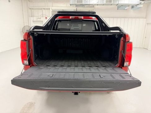 Certified 2025 Chevrolet Colorado ZR2 w/ Midnight Edition AWD/4WD image 22