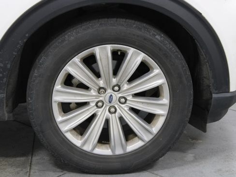Used 2021 Ford Explorer Limited w/ Equipment Group 301A RWD image 12