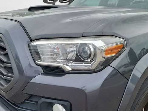 Used 2020 Toyota Tacoma TRD Sport RWD image 8