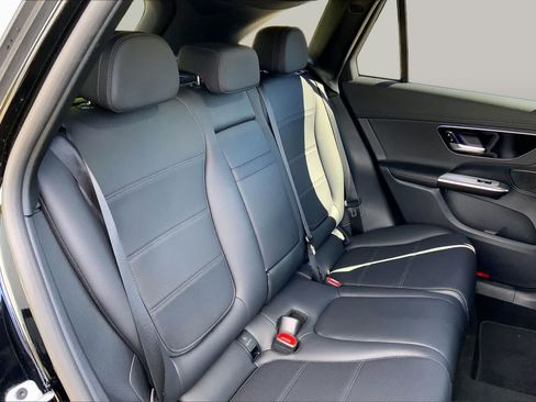 Used 2023 Mercedes-Benz GLC 300 4MATIC image 38