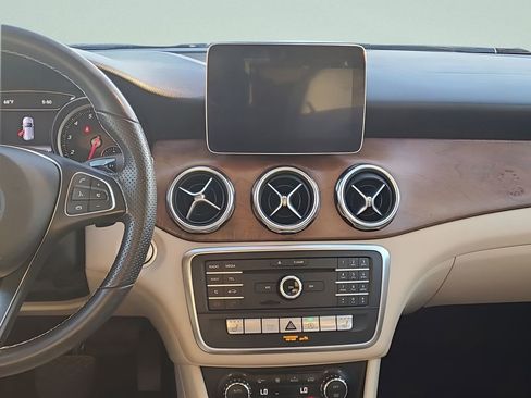 Used 2019 Mercedes-Benz GLA 250 image 24