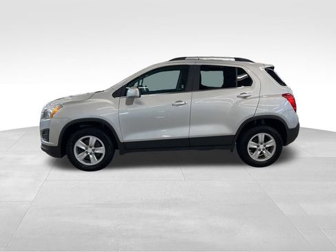 Used 2016 Chevrolet Trax LT AWD/4WD image 2