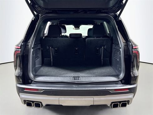 Certified 2025 Chevrolet Traverse LT image 24