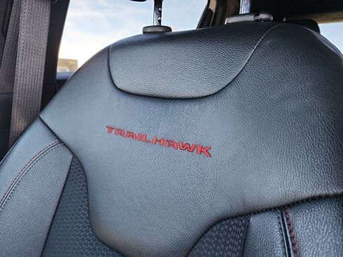 Used 2024 Jeep Compass Trailhawk image 30