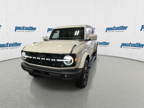 Used 2025 Ford Bronco Outer Banks AWD/4WD image 4