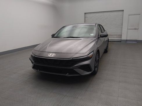 Used 2025 Hyundai Elantra Sport FWD image 15