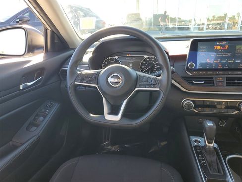 Certified 2024 Nissan Altima 2.5 SV image 22