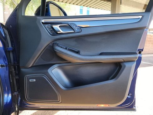 Used 2022 Porsche Macan image 59