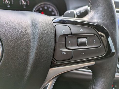 Used 2022 Buick Enclave Essence w/ Sport Touring Edition image 25