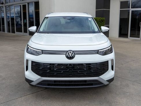 Used 2025 Volkswagen Tiguan S AWD/4WD image 3