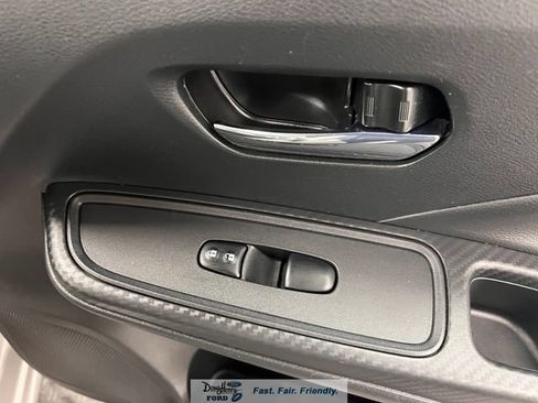 Used 2025 Nissan Versa SV FWD image 33