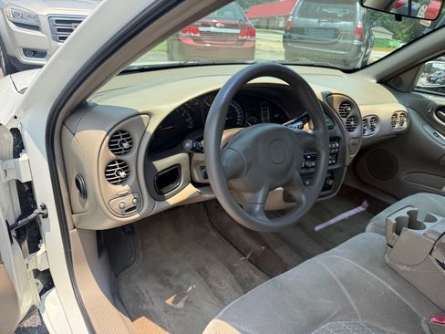 Used 2003 Pontiac Bonneville SE FWD image 10