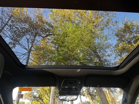 Used 2025 Cadillac Lyriq Sport image 38