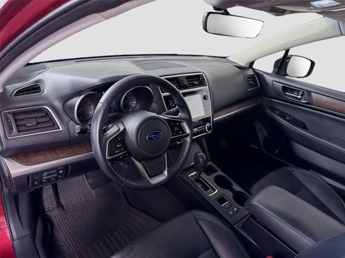 Used 2018 Subaru Outback 2.5i Limited AWD/4WD image 3