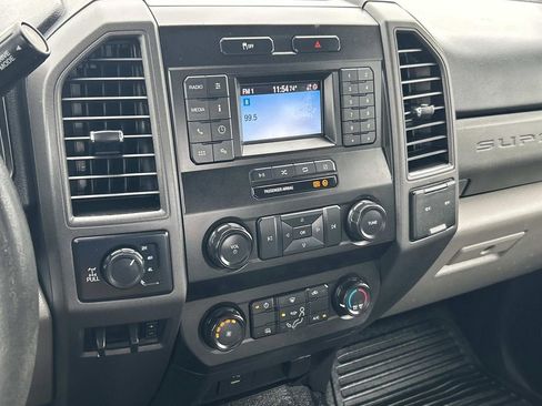 Used 2020 Ford F250 XL w/ STX Appearance Package image 27