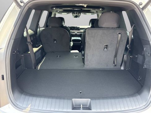 New 2027 Kia Telluride S w/ Towing Package FWD image 9