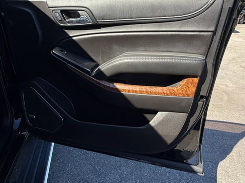 Used 2018 Chevrolet Suburban Premier image 23