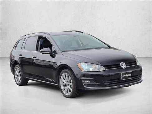 Used 2017 Volkswagen Golf SE FWD image 4