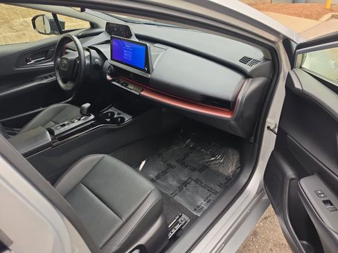 Used 2024 Toyota Prius Prime FWD image 21