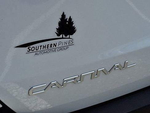 New 2026 Kia Carnival EX FWD image 21