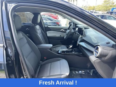 Used 2024 Chevrolet Trax LT FWD image 29