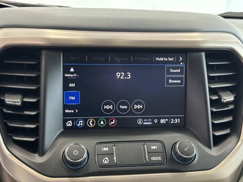 Used 2023 GMC Acadia Denali w/ Denali Technology Package FWD image 16