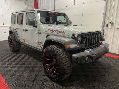 Used 2023 Jeep Wrangler Unlimited w/ Sun & Screen Package AWD/4WD image 9