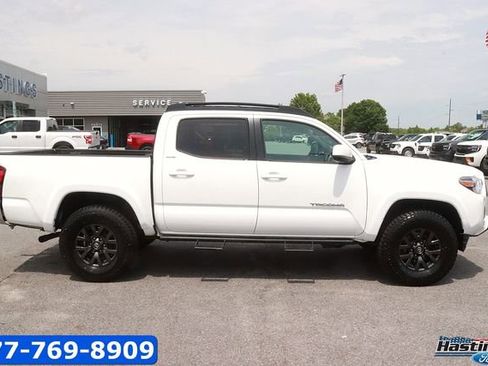 Used 2020 Toyota Tacoma SR5 AWD/4WD image 4