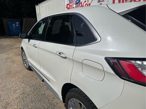 Used 2020 Ford Edge Titanium w/ Equipment Group 301A AWD/4WD image 17