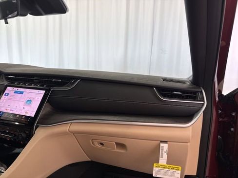 New 2025 Jeep Grand Cherokee L Limited w/ Trailer Tow Package image 29