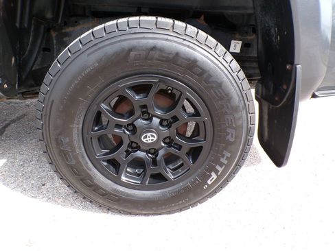 Used 2021 Toyota Tacoma TRD Sport w/ TRD Premium Sport Package image 8