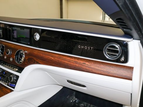 Used 2022 Rolls-Royce Ghost AWD/4WD image 59