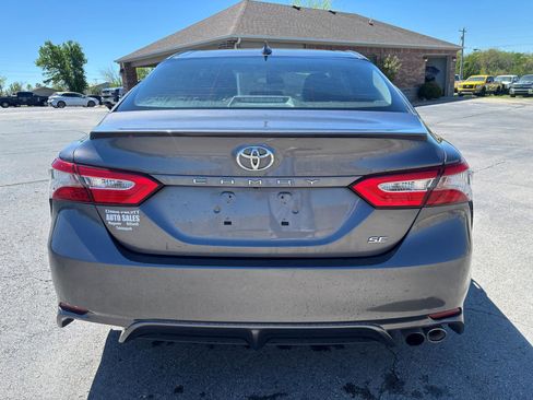 Used 2019 Toyota Camry SE image 6