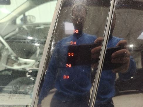 Used 2016 Ford Fusion SE image 9