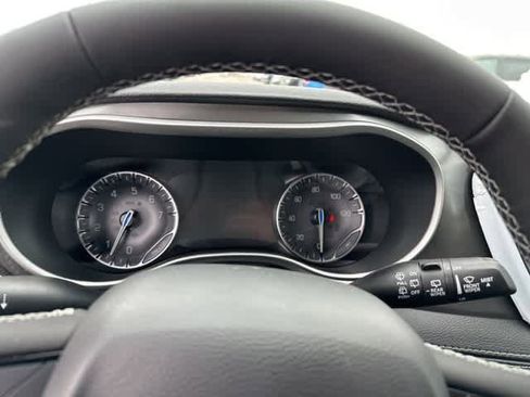 New 2026 Chrysler Pacifica Select image 8