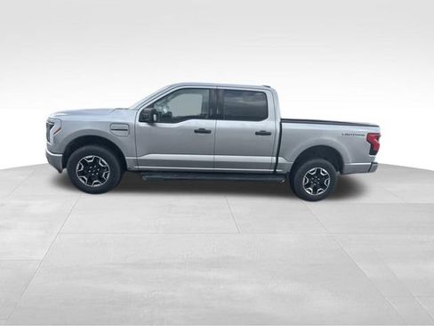 Used 2023 Ford F150 Lightning XLT AWD/4WD image 5