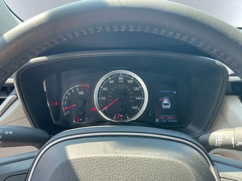 Used 2022 Toyota Corolla Cross LE image 5