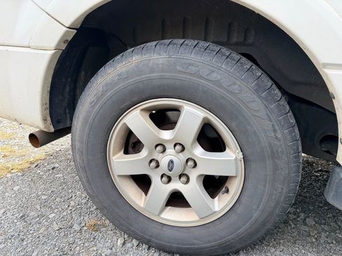 Used 2008 Ford Expedition EL XLT image 4