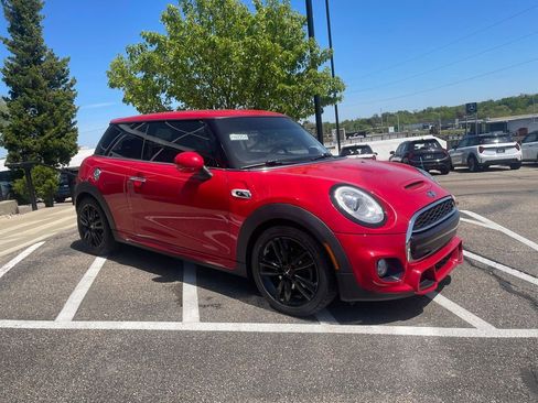 Used 2017 MINI Cooper S FWD image 4