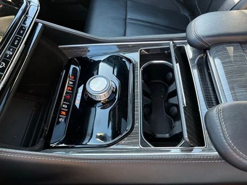 Used 2022 Jeep Wagoneer Series II w/ Premium Group I image 25