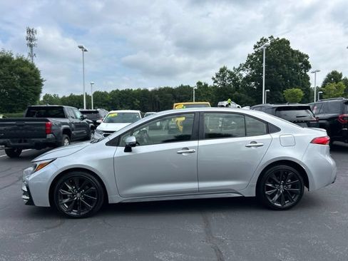 Used 2025 Toyota Corolla SE FWD image 11