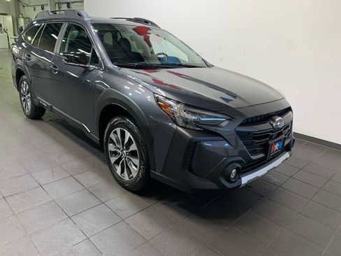 Used 2025 Subaru Outback Limited image 2