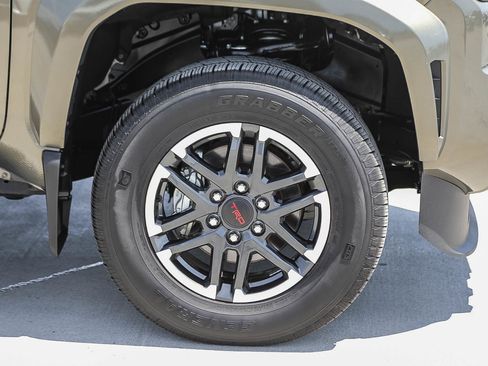 Used 2025 Toyota Tacoma TRD Sport AWD/4WD image 10